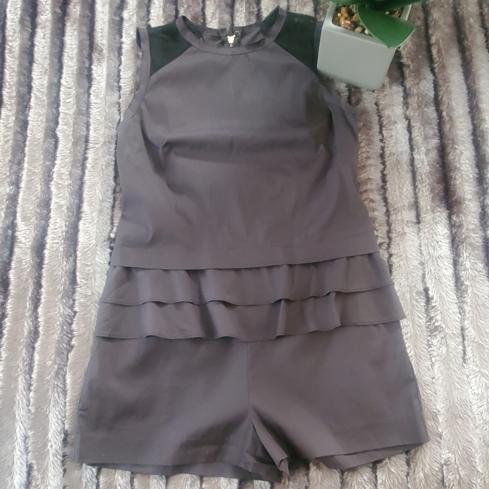 😎 Nicole Miller romper